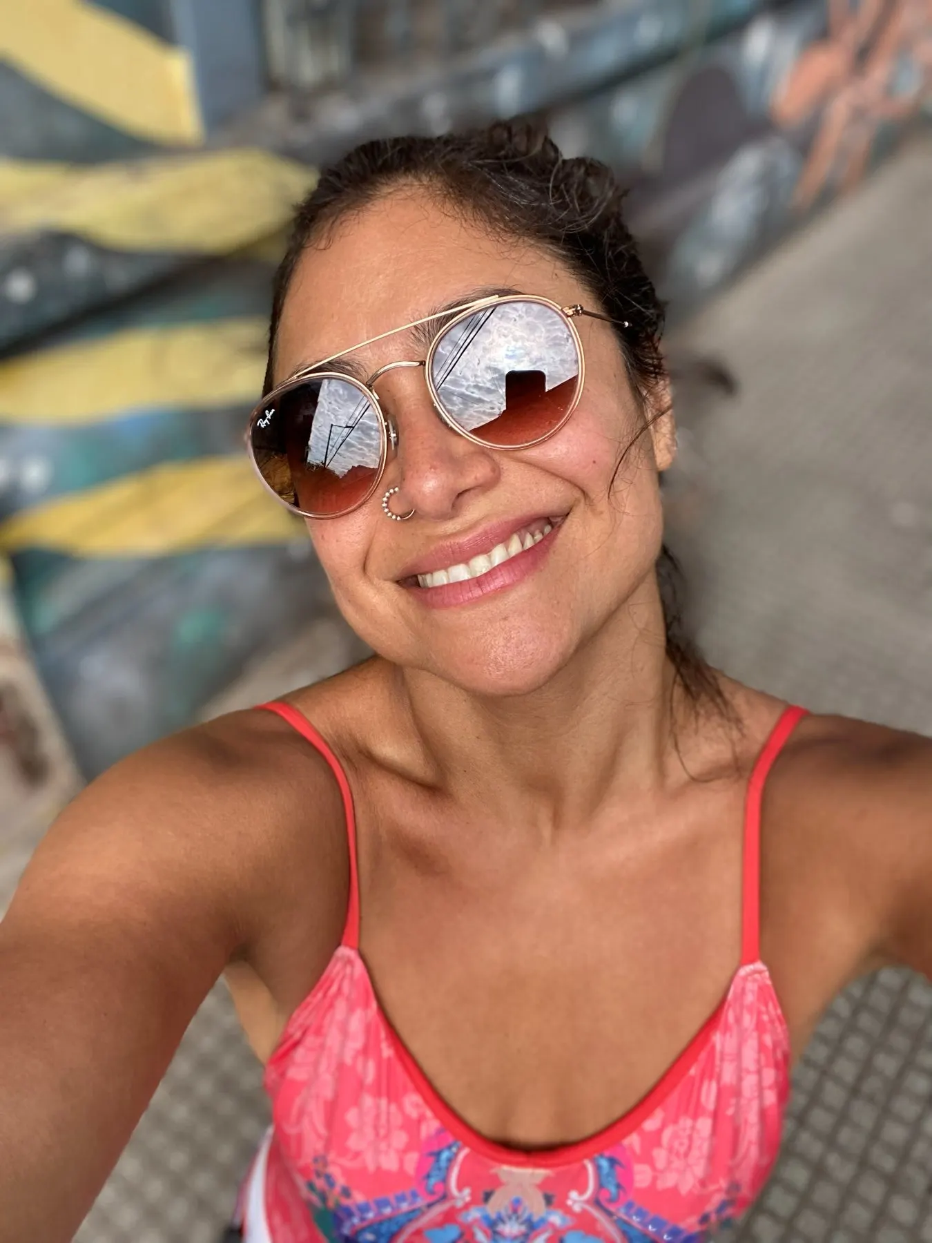 Vale Pugni sonriendo